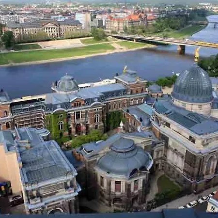 Am Zwinger Daire Dresden